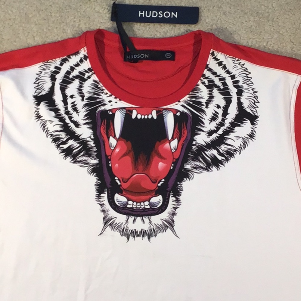 NWT Hudson Tee - Picture 4 of 5